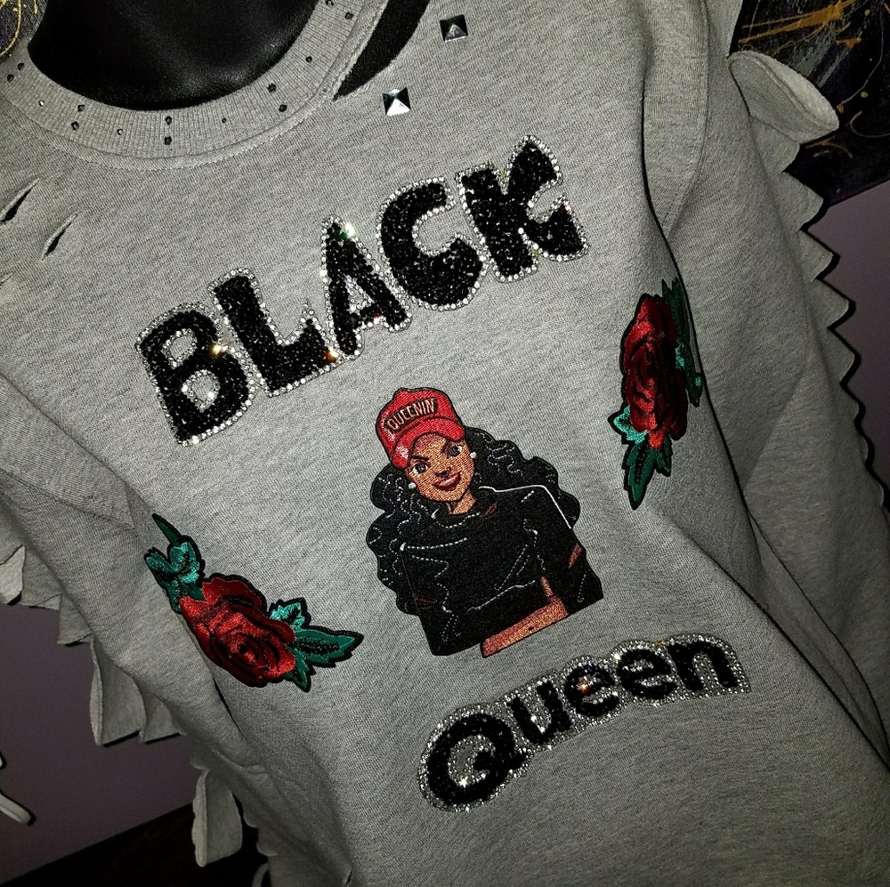 Queenin Distressed Crew Neck Cropped Sweatshirt